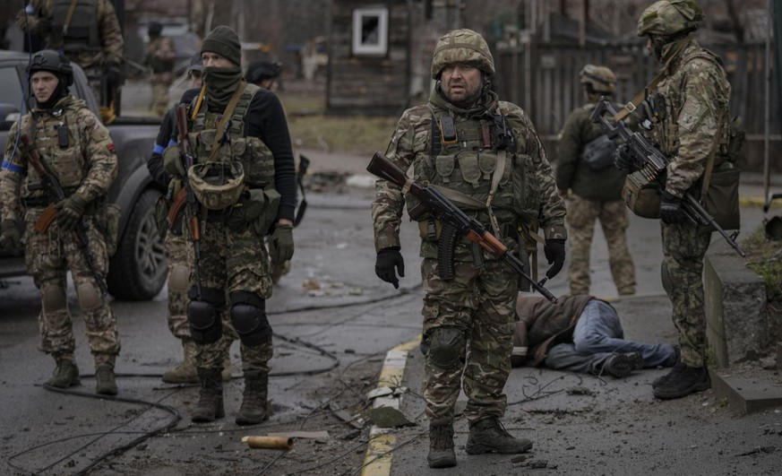 Des soldats ukrainiens à Boutcha: selon la propagande russe, ce sont des «nazis».