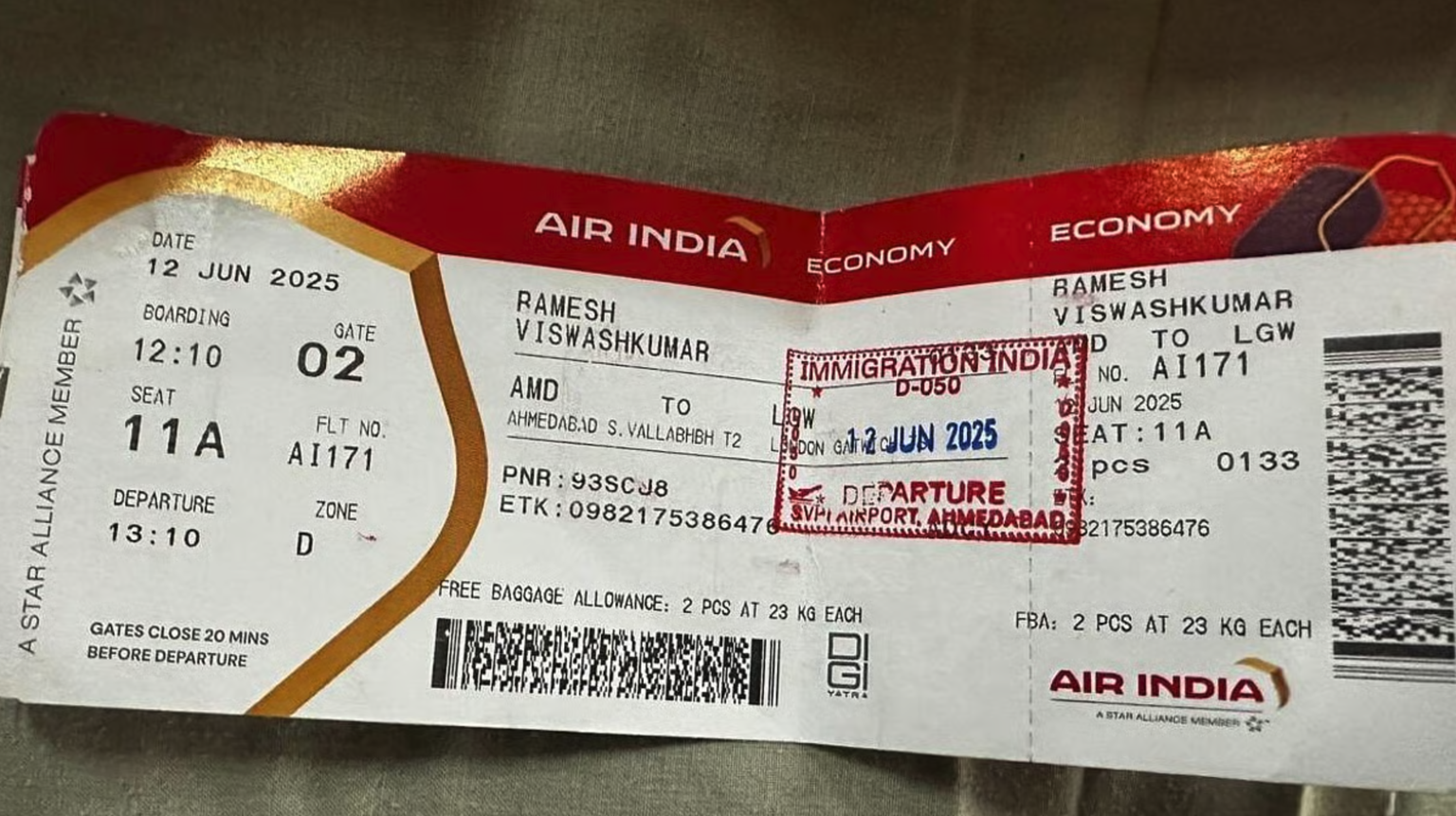 Le billet de Vishwash Kumar Ramesh, seul survivant du crash de l'avion d'Air India, à Ahmedabad, jeudi 12 juin 2025.