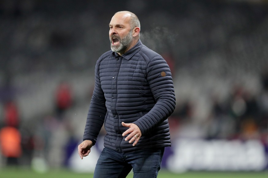 TOULOUSE, FRANCE - NOVEMBER 29: Head coach of Toulouse Pascal Dupraz gestures during the Ligue 1 match between Toulouse and OGC Nice at Stadium Municipal on November 29, 2017 in Toulouse. (Photo by Ro ...