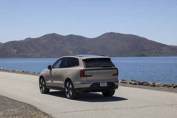 Volvo EX90