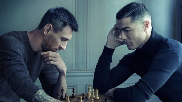 Lionel Messi et Cristiano Ronaldo posant pour Louis Vuitton.