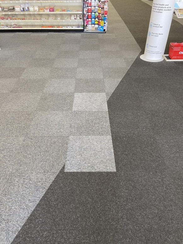 Lustige Fails: Teppich macht Perfektionisten traurig