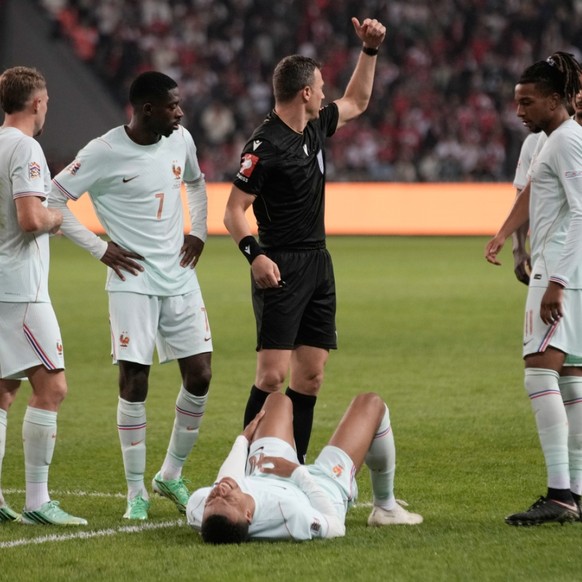 Kylian Mbappé souffre d'une hyperextension au genou gauche