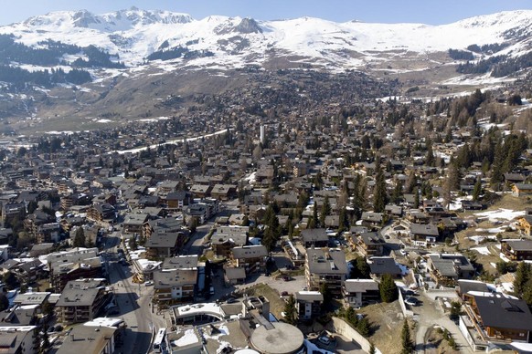 Les chalets de la station de sports d&#039;hiver de Verbier photographies ce jeudi 28 mars 2019 dans le Val de Bagnes. (KEYSTONE/Laurent Darbellay)