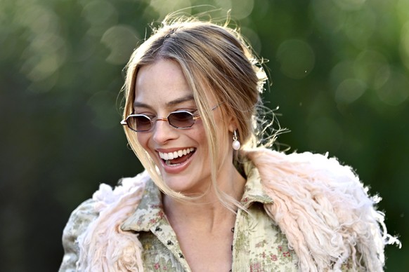 <p><strong>Tout commence très loin d’Hollywood.</strong> Margot Robbie grandit dans le Queensland, en Australie, et rêve un temps de devenir… magicienne.</p><p></p>
