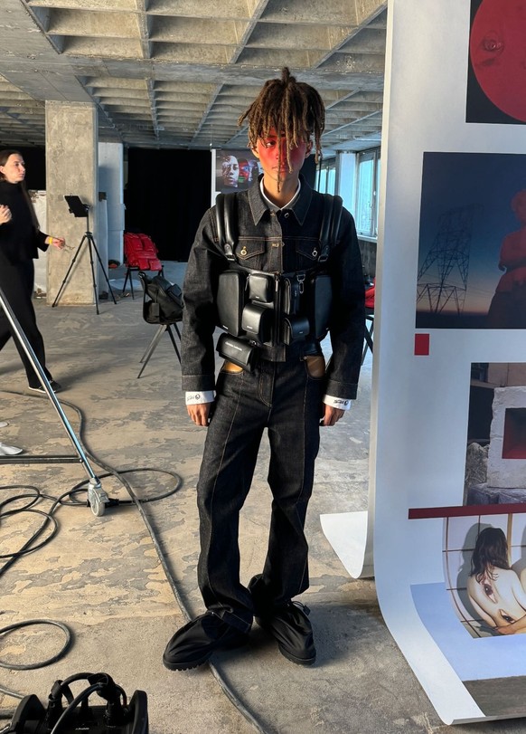 Ici, portées par leur concepteur en personne.