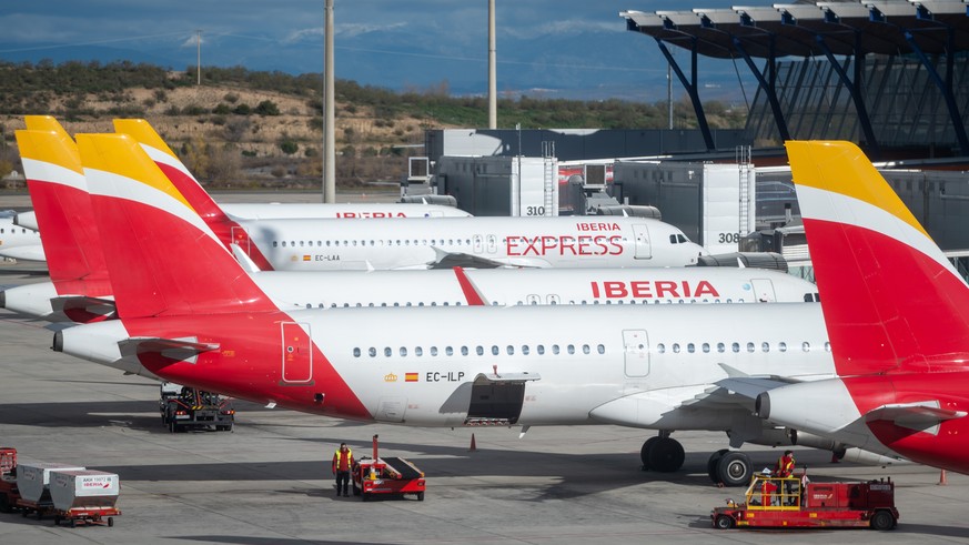 epa11060841 Spanish airline Iberia&#039;s airplanes on the tarmac during the second day of the airline&#039;s ground handling workers strike at Alfonso Suarez Madrid-Barajas International airport in M ...