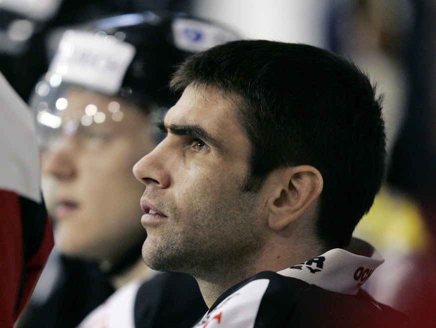 Swiss Reto Pavoni, goalie of Sparta Prague, sits on the bench during the 79th Spengler Cup tournament ice hockey match Sparta Prague against HC Davos in Davos, Switzerland, Monday, December 26, 2005.  ...