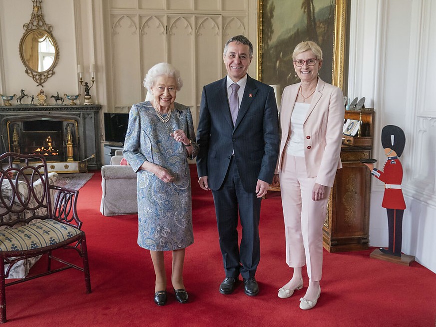 Outre le Premier ministre Johnson, le président Ignazio Cassis, ici avec son épouse Paola Cassis, a été reçu par la reine britannique Elisabeth II.