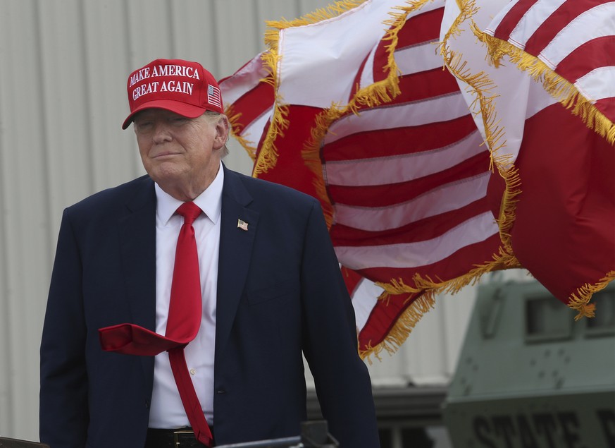 Donald Trump en pleine campagne, dimanche, au Texas.
