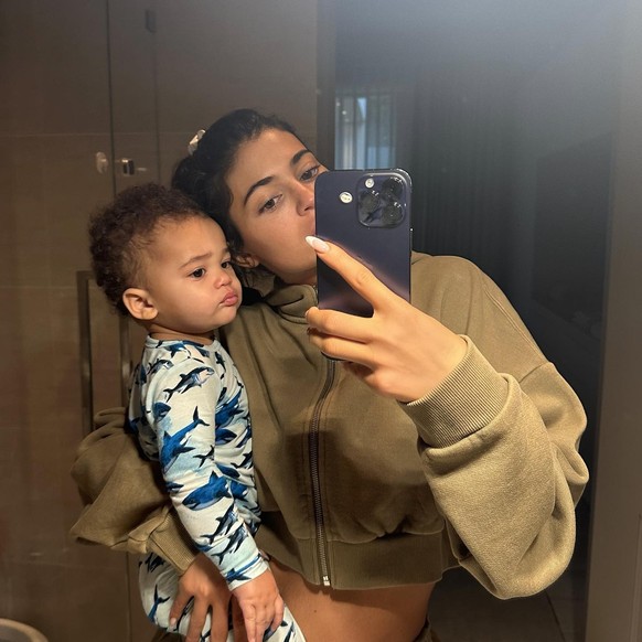Kylie Jenner avec son fils.