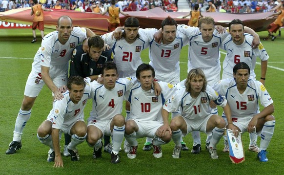 The Czech team prior to the EURO 2004 quarter final match between Czech Republic and Denmark at the Dragao stadium in Porto, Sunday 27 June 2004. Standing from left - Jan Koller, Petr Cech, Tomas Ujfa ...