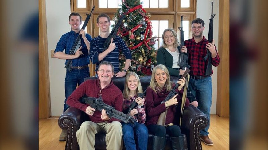 La famille de l'élu républicain Thomas Massie au grand complet, prête pour Noël.