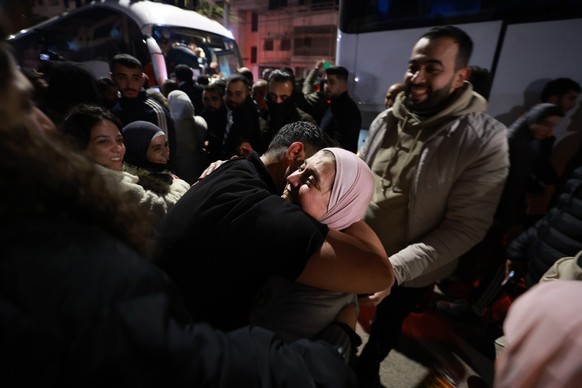 Emouvantes retrouvailles après la libération des prisonniers palestiniens.