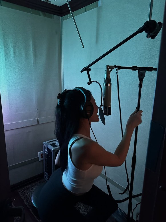 Kylie Jenner fait ses débuts dans la musique et les réactions sont pour le moins mitigées.
