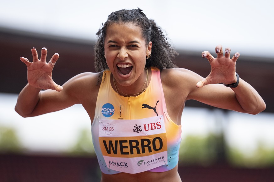 Audrey Werro (CA Belfaux) jubelt im Ziel nach dem Final des 800 Meter Rennen der Frauen, an den Schweizer Leichtathletik Meisterschaften 2026 am Sonntag, 26. Juli 2026 im Stadion Letzigrund in Zuerich ...