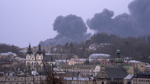 Les frappes russes continuent de s'abattre sur Lviv.
