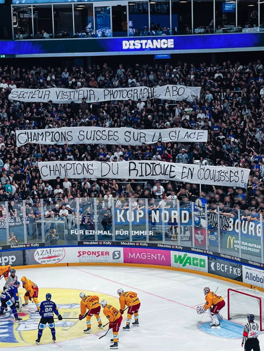 Les banderoles déployées dans le Kop Nord de Fribourg, samedi soir.