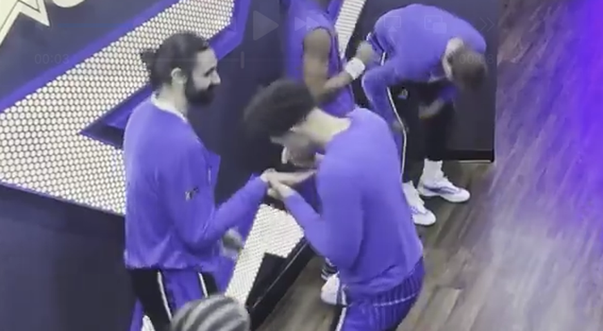 Cette poignée de main en NBA fait scandale