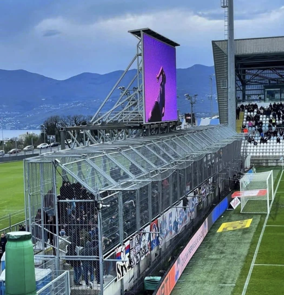 La cage sous un autre angle.