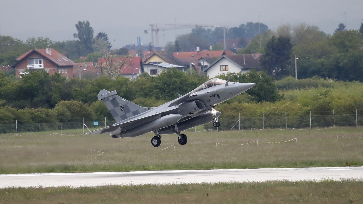 Les pilotes recherchés après un accident de Rafale en France sont morts