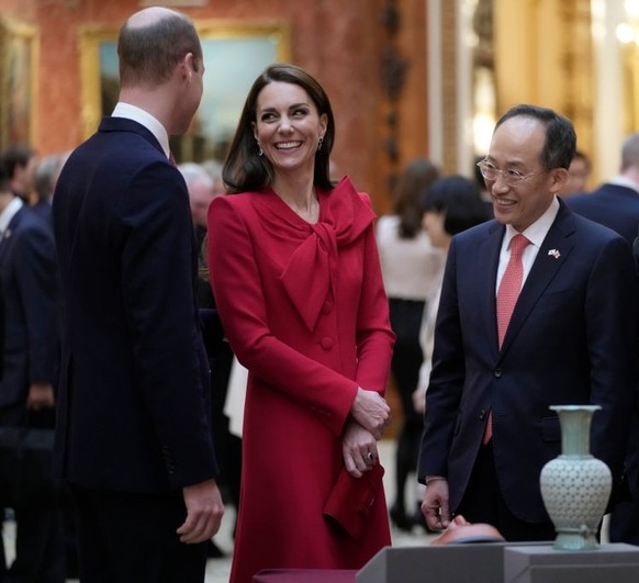 LONDON, ENGLAND - NOVEMBER 21: King Charles III with Queen Camilla shows The President of Korea Yoon Suk Yeol and First Lady, Kim Keon Hee a display of Korean items from the Royal Collection, inside B ...