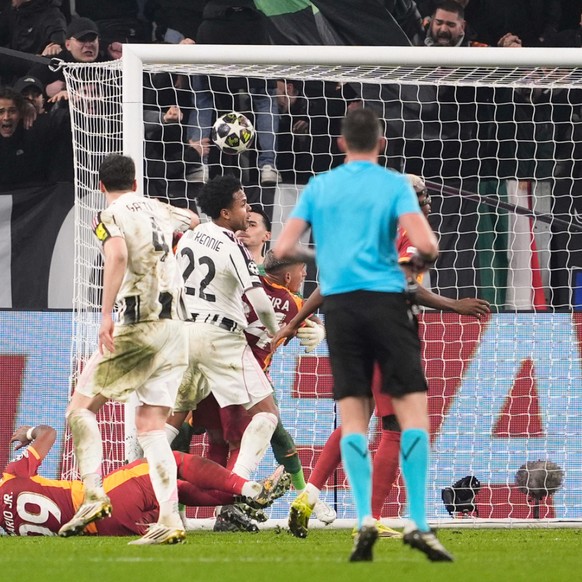 McKennie égalise et envoie les deux équipes en prolongations