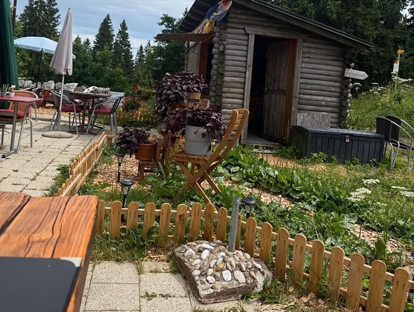 Le couple s'est arrêté dans cet établissement près de St-Cergue.