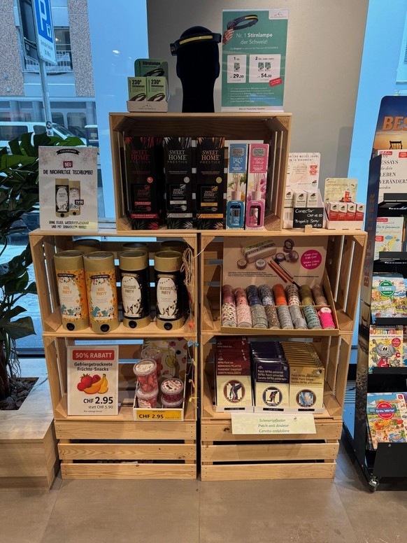 Les succursales régionales de la Poste permettent à des entreprises externes de vendre leurs produits.