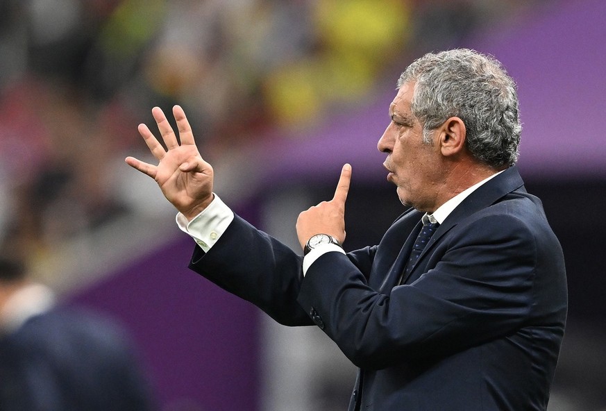 epa10335297 Head coach Fernando Santos of Portugal during the FIFA World Cup 2022 group H soccer match between Portugal and Uruguay at Lusail Stadium in Lusail, Qatar, 28 November 2022. EPA/Noushad Th ...