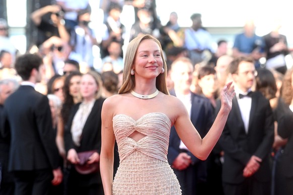 Révélée par la série Netflix Elite, l’actrice madrilène Ester Expósito s’est imposée en quelques années comme l’un des visages les plus populaires du cinéma et des séries espagnoles. Retour sur le par ...