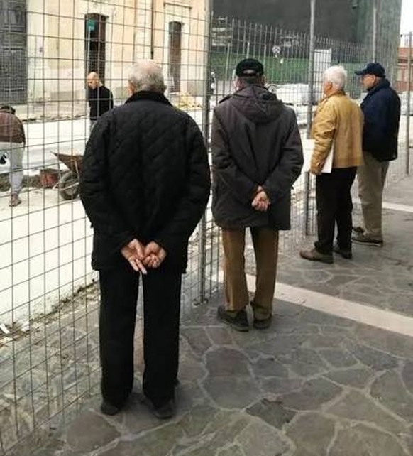 Umarells – Italian hardcore

https://www.instagram.com/italyexplores/
Ladbible