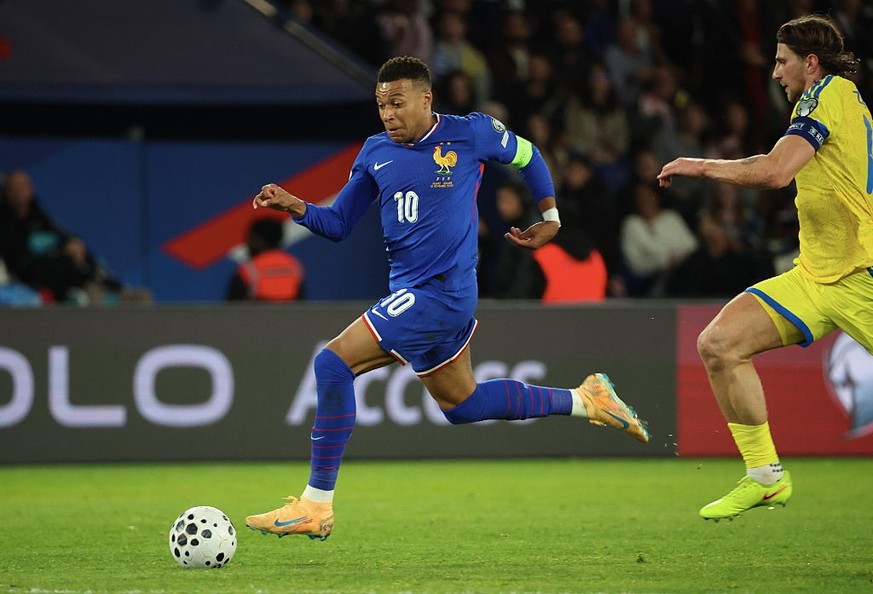 PARIS, FRANCE - NOVEMBER 13: Kylian Mbappe #10 of Team France in action during the FIFA World Cup 2026 qualifier match between France and Ukraine at Parc des Princes on November 13, 2025 in Paris, Fra ...