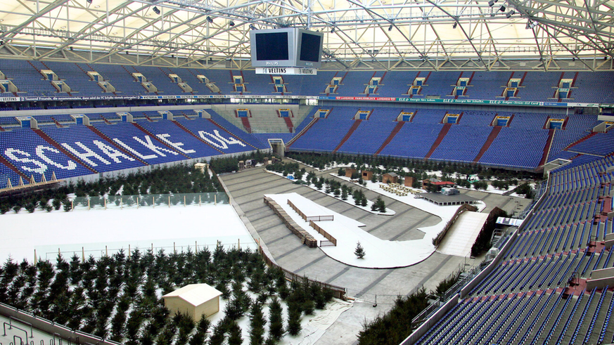 Le stade de Schalke 04 passe en configuration biathlon une fois par an. Ne manquent que la neige et les spectateurs sur cette image.