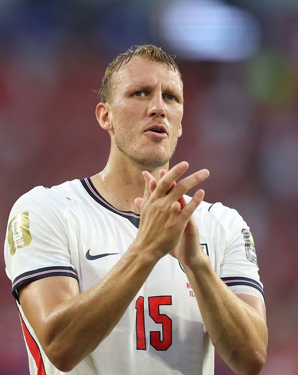 MIAMI GARDENS, FLORIDA - JULY 11: England's Dan Burn applauds the fans at the final whistle during the FIFA World Cup 2026 Quarter Final match between Norway and England at Miami Stadium on July  ...