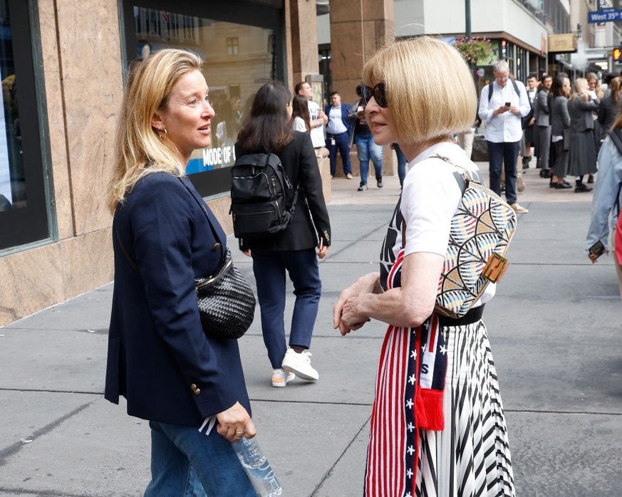 NEW YORK, NEW YORK - SEPTEMBER 06: Hildy Kuryk and Anna Wintour attend the CFDA Fashion For Our Future March on September 06, 2024 in New York City. (Photo by Taylor Hill/WireImage)