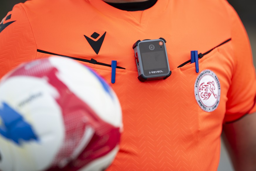 Cet arbitre valaisan a porté un équipement inédit