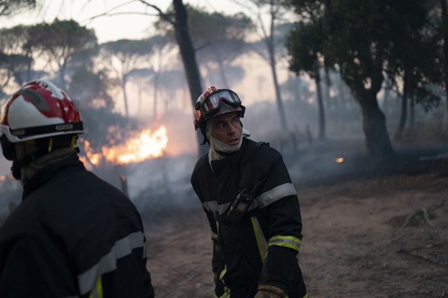 incendie gard france nîmes alès hectares bengalows feux catastrophe