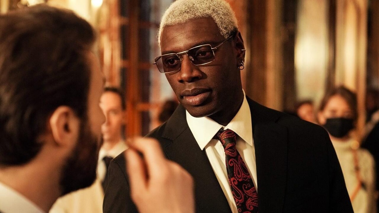 Parfois, il ne faut pas plus qu&#039;une teinture et une paire de lunettes pour vous rendre méconnaissable.