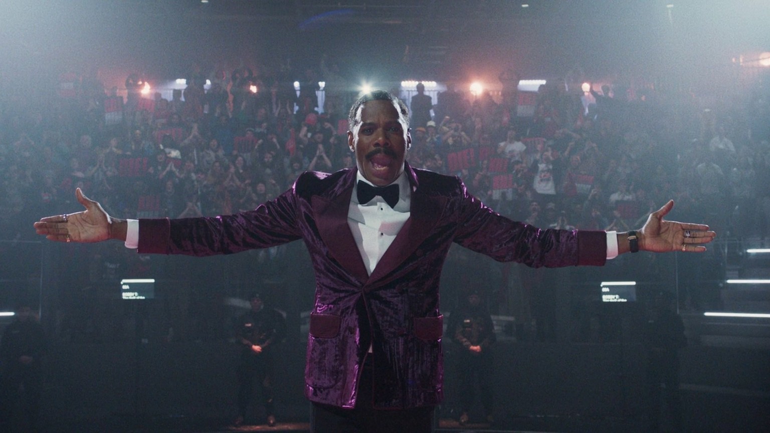 Colman Domingo (Severence) incarne le flamboyant présentateur de l'émission.