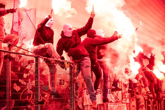Sion&#039;s supporters light smoke flares during the Super League soccer match of Swiss Championship between Servette FC and FC Sion, at the Stade de Geneve stadium, in Geneva, Switzerland, Sunday, Ja ...