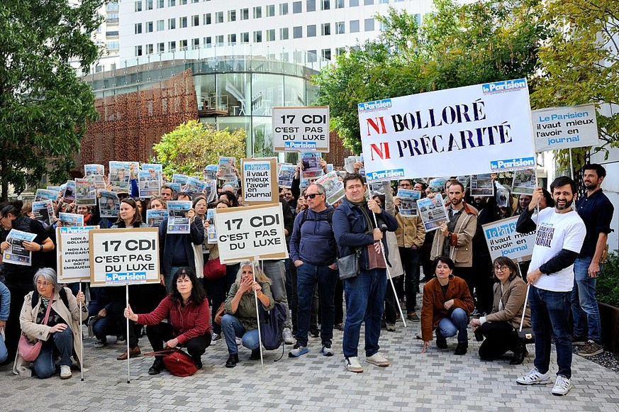 Deux journées de grève avaient eu lieu fin septembre, pour s&#039;opposer à une éventuelle vente au groupe Bolloré et exiger l&#039;embauche de 17 CDI pour combler des départs.
