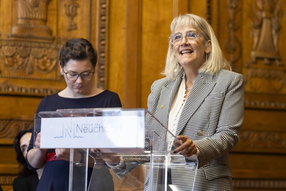 Nicole Baur, conseillere communale, parle lors d&#039;une ceremonie de restitution de trois objets rituels sud-africains, conserves depuis plus d&#039;un siecle au Musee d&#039;ethnographie de Neuchat ...