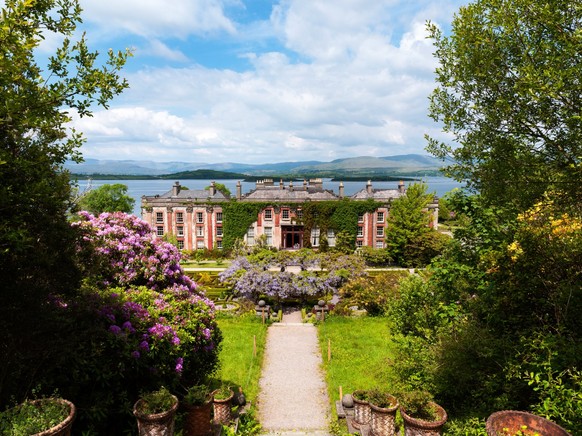 Le temps d'un après-midi, l’univers des héritiers «Old Money» prend vie à Bantry House, dans le comté de Cork.