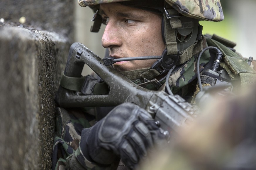 L&#039;Ecole de recrues pour parachutistes de l&#039;armée suisse, archives 2013.