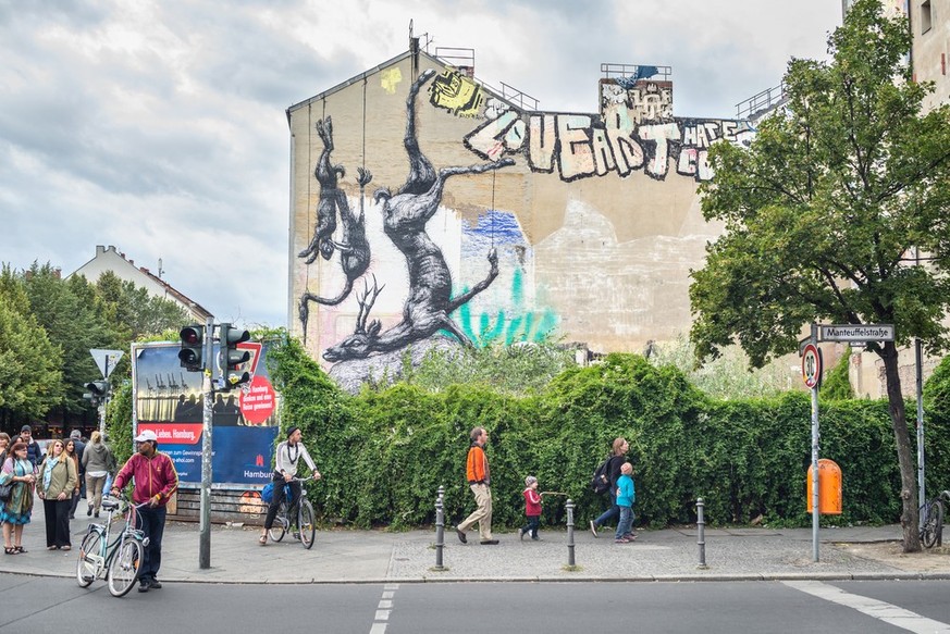 A l'angle de la Manteuffelstrasse et de la Oranienstrasse, dans le quartier berlinois de Kreuzberg.