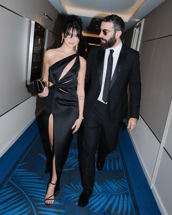 Dua Lipa et Romain Gavras au festival de Cannes 2023.