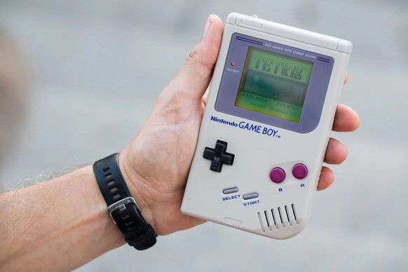 Heute gibt es immer noch einige Retro-Fans, die mit Game Boys spielen.