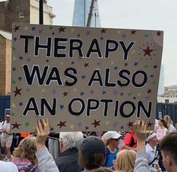 Die lustigsten Plakate am 2026 London Marathon
https://www.instagram.com/thearchbishopofbanterbury/