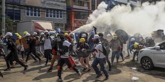 L'armée tue 38 manifestants en une journée en Birmanie
